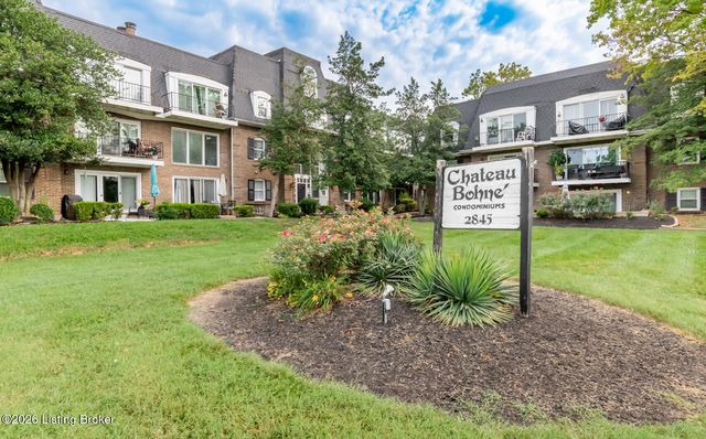 2845 Hikes Ln 102, Louisville, KY 40218