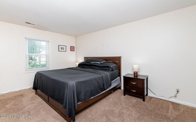 2845 Hikes Ln 102, Louisville, KY 40218