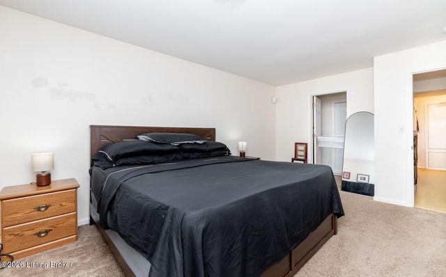 2845 Hikes Ln 102, Louisville, KY 40218