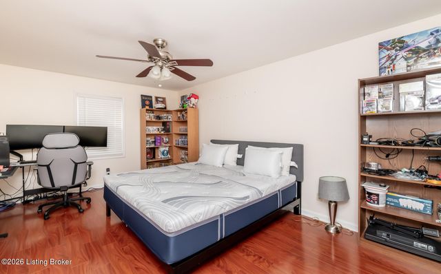 2845 Hikes Ln 102, Louisville, KY 40218