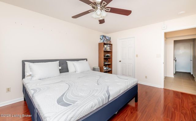 2845 Hikes Ln 102, Louisville, KY 40218