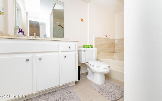 2845 Hikes Ln 102, Louisville, KY 40218