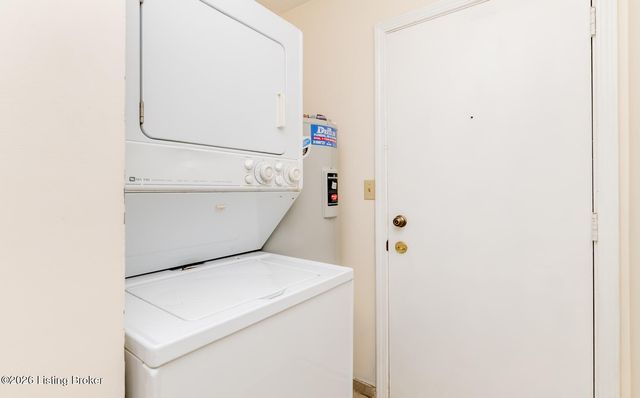 2845 Hikes Ln 102, Louisville, KY 40218