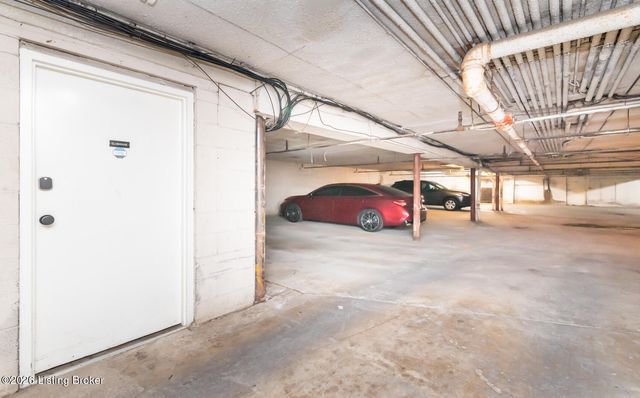 2845 Hikes Ln 102, Louisville, KY 40218