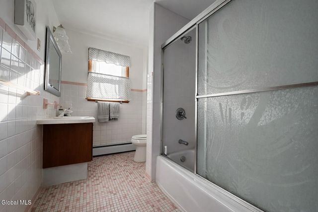 113 Russell Road Floor 2, Albany, NY 12203