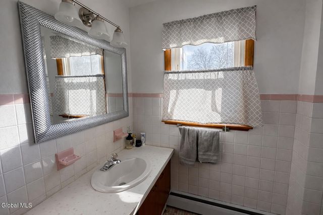 113 Russell Road Floor 2, Albany, NY 12203