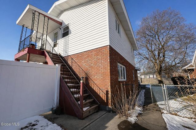 113 Russell Road Floor 2, Albany, NY 12203