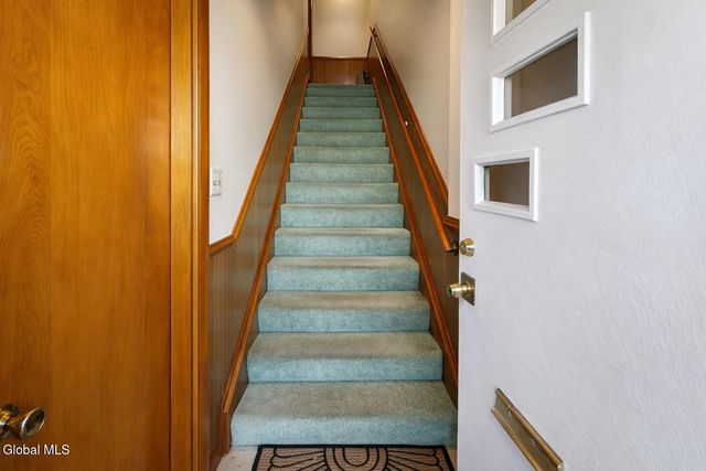 113 Russell Road Floor 2, Albany, NY 12203