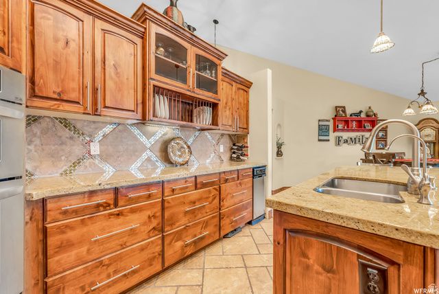 11159 S VIA ENCANTADA WAY, South Jordan, UT 84095