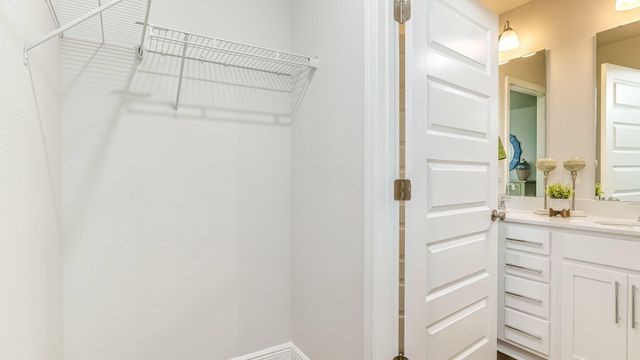 26 Hatten Court, Mary Esther, FL 32569