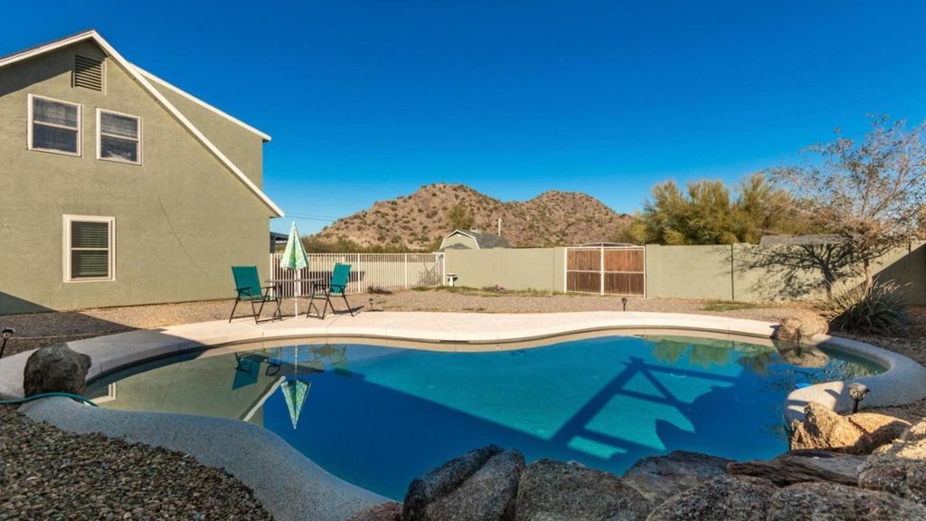 2012 E Tonopah Drive, Phoenix, AZ 85024