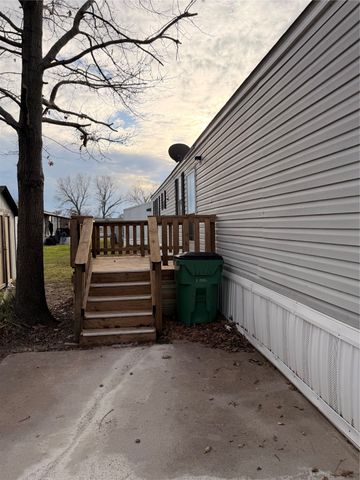 2390 W Moore Avenue L14, Terrell, TX 75160