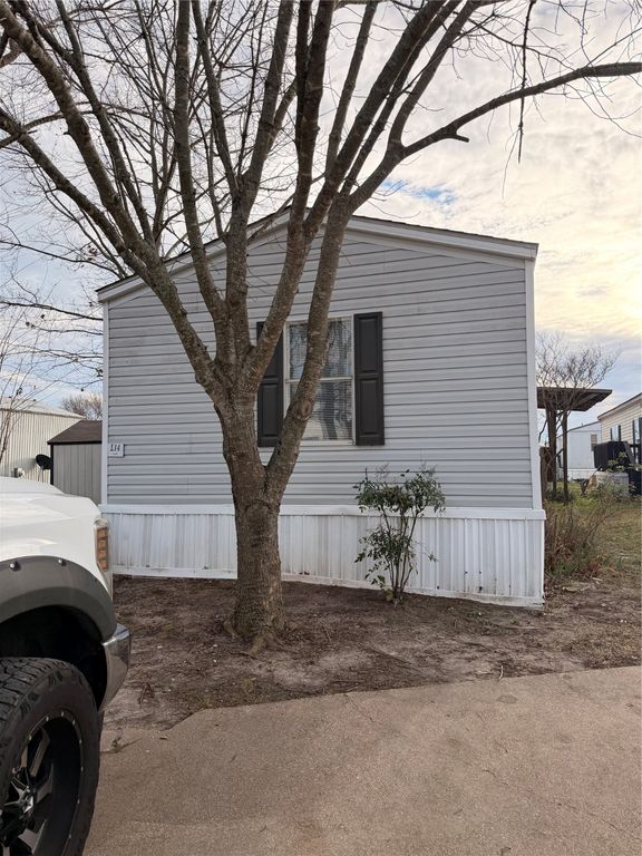 2390 W Moore Avenue L14, Terrell, TX 75160