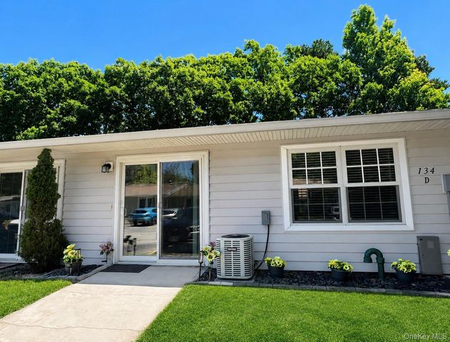 134 Eastbourne Court D, Ridge, NY 11961