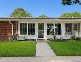 134 Eastbourne Court D, Ridge, NY 11961
