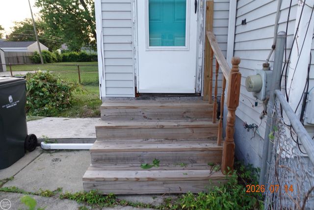 21804 Rosedale Street, Saint Clair Shores, MI 48080