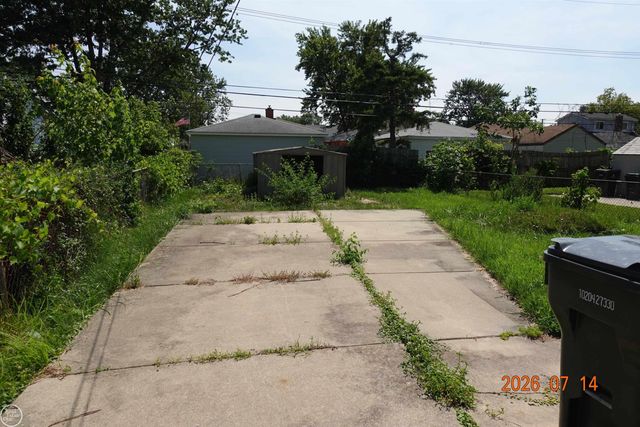 21804 Rosedale Street, Saint Clair Shores, MI 48080