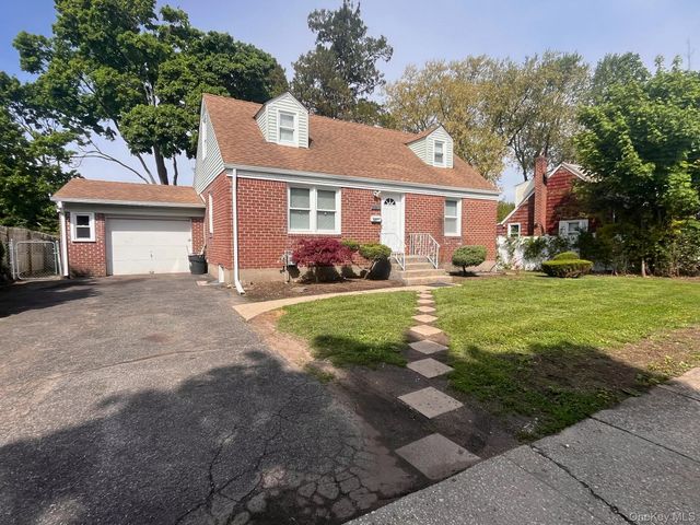 245 Warren Street, Uniondale, NY 11553