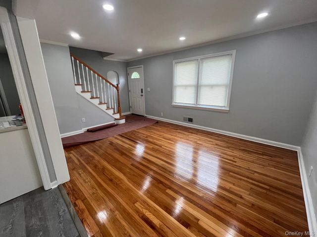 245 Warren Street, Uniondale, NY 11553