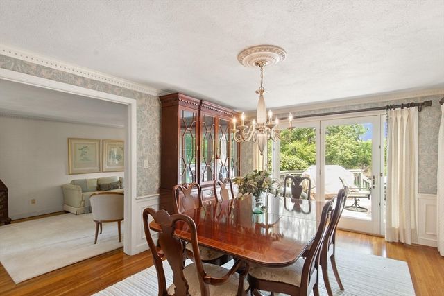9 Perkins Lane, Lynnfield, MA 01940