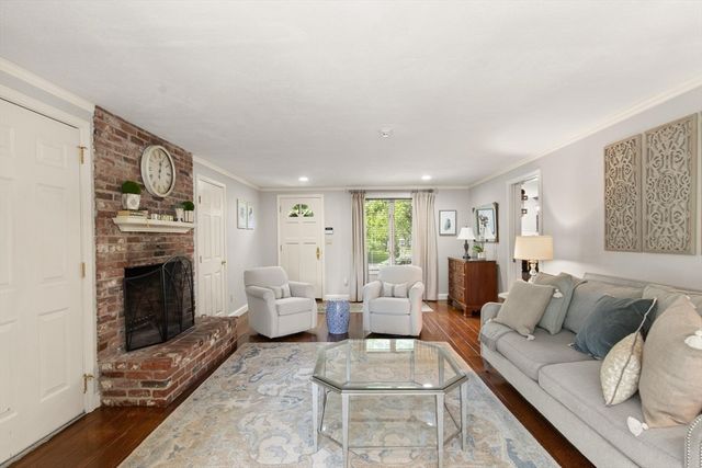 9 Perkins Lane, Lynnfield, MA 01940