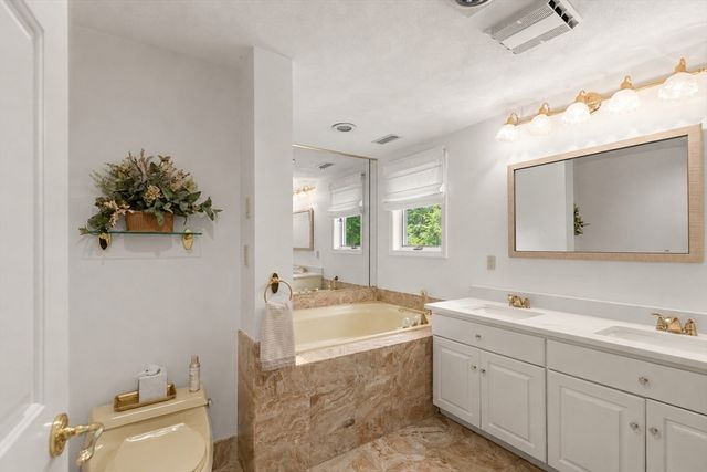 9 Perkins Lane, Lynnfield, MA 01940
