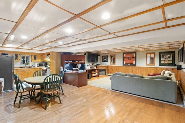 9 Perkins Lane, Lynnfield, MA 01940