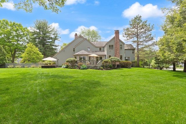 9 Perkins Lane, Lynnfield, MA 01940