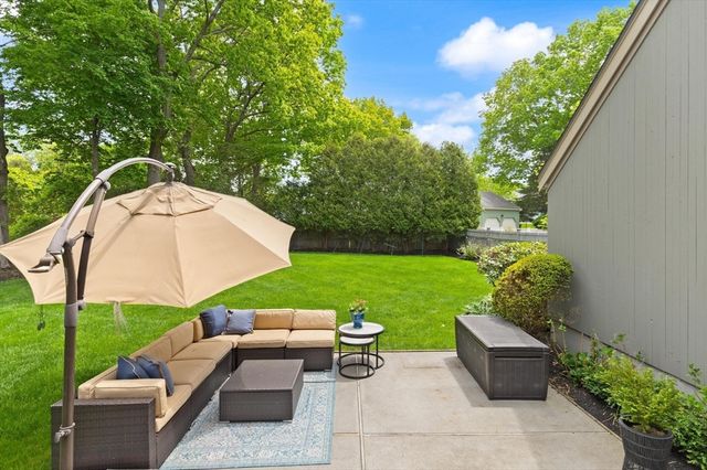 9 Perkins Lane, Lynnfield, MA 01940