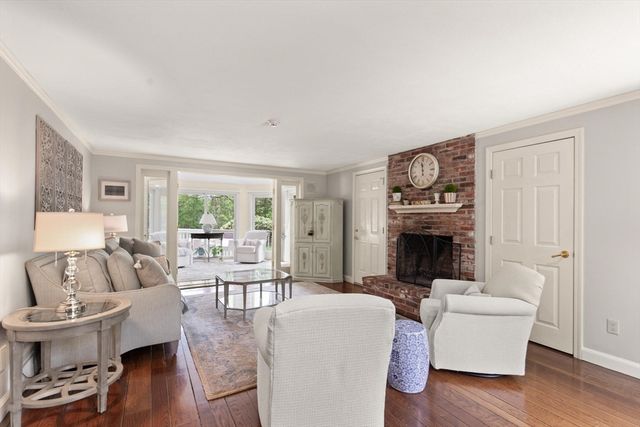 9 Perkins Lane, Lynnfield, MA 01940
