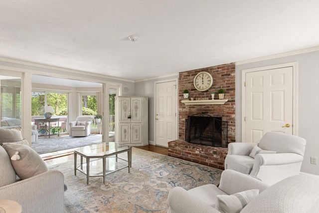 9 Perkins Lane, Lynnfield, MA 01940
