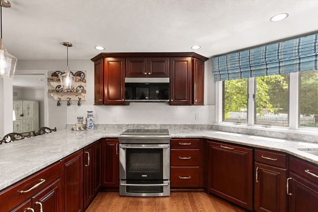 9 Perkins Lane, Lynnfield, MA 01940