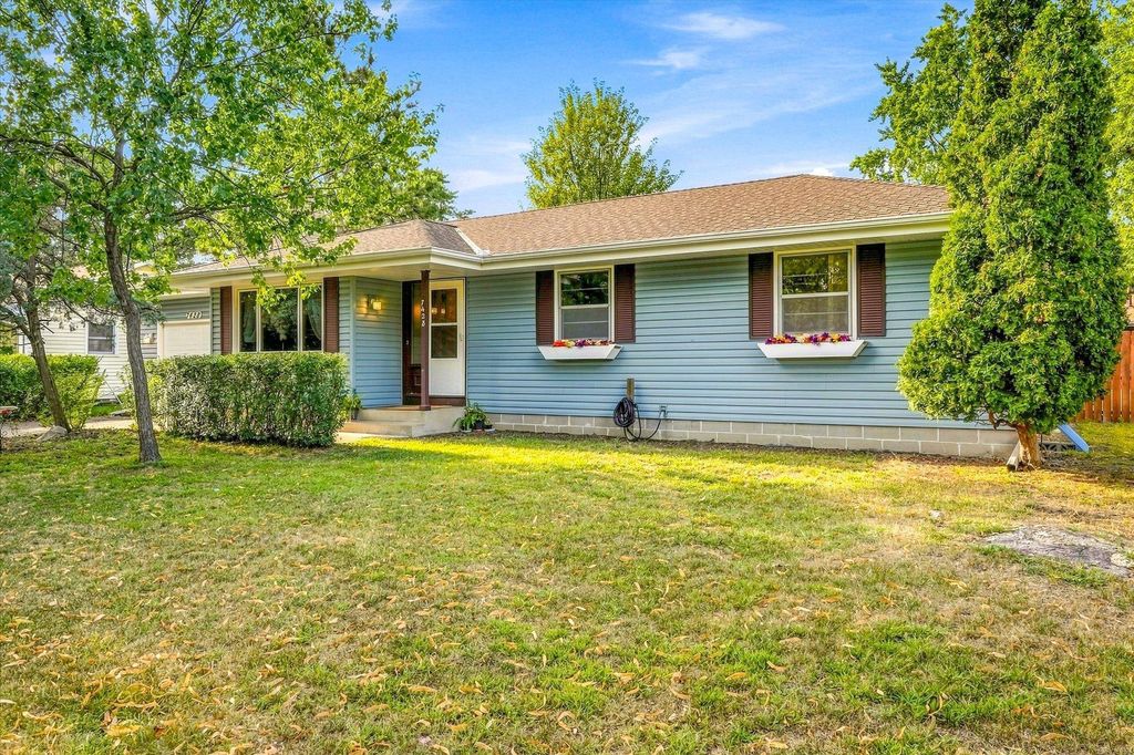 7428 Concerto Curve NE, Fridley, MN 55432 — exterior
