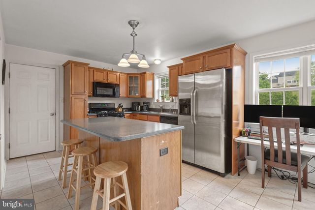 11 PARKVIEW DR, Seven Valleys, PA 17360