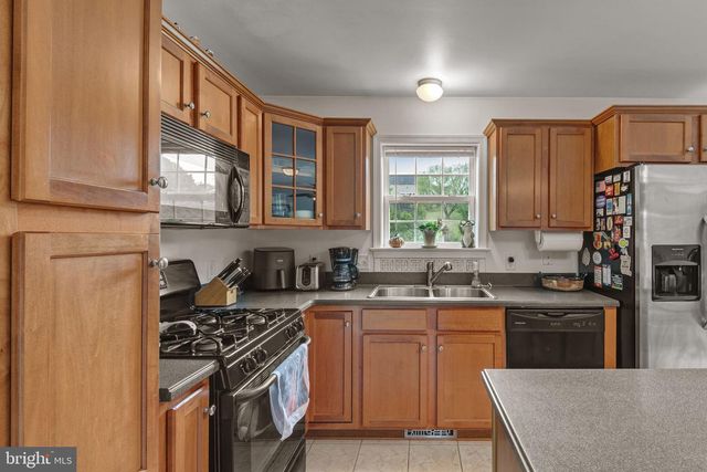11 PARKVIEW DR, Seven Valleys, PA 17360