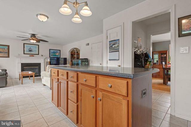 11 PARKVIEW DR, Seven Valleys, PA 17360