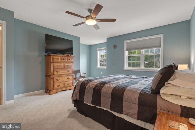11 PARKVIEW DR, Seven Valleys, PA 17360