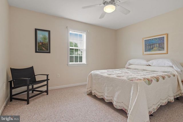 11 PARKVIEW DR, Seven Valleys, PA 17360