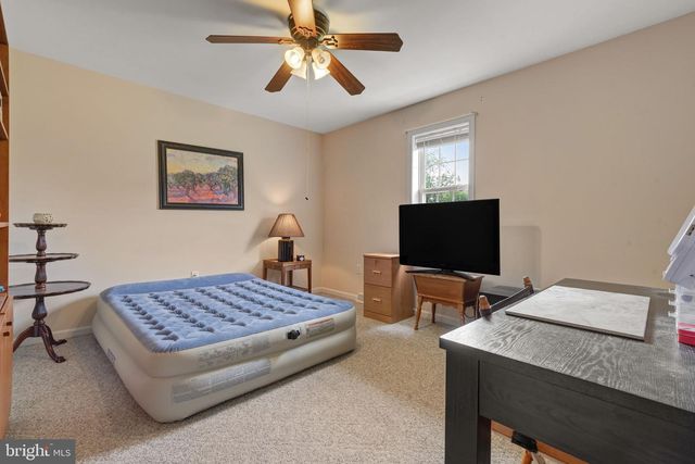 11 PARKVIEW DR, Seven Valleys, PA 17360
