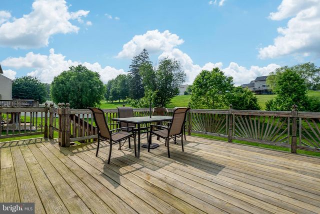 11 PARKVIEW DR, Seven Valleys, PA 17360