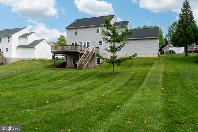 11 PARKVIEW DR, Seven Valleys, PA 17360