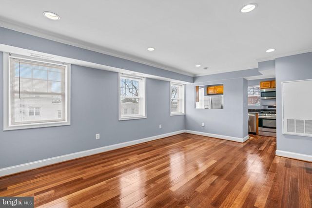3866 9th St SE Apt 201, Washington, DC 20032