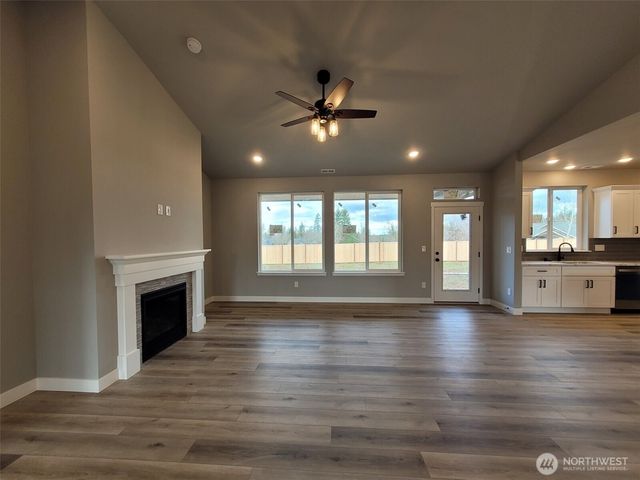 22 Raven Lane, Elma, WA 98541