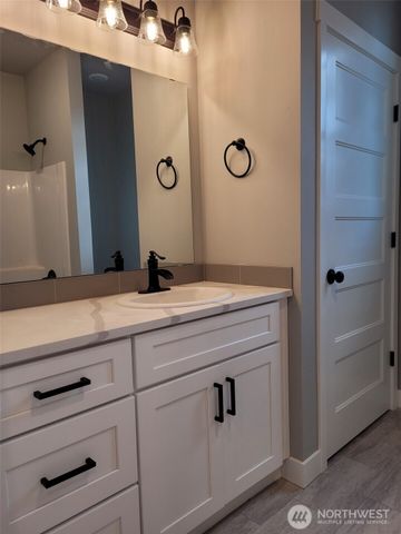 22 Raven Lane, Elma, WA 98541