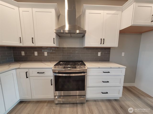 22 Raven Lane, Elma, WA 98541