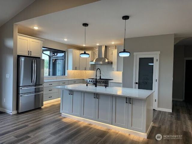 22 Raven Lane, Elma, WA 98541