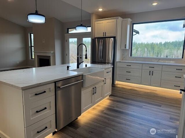 22 Raven Lane, Elma, WA 98541