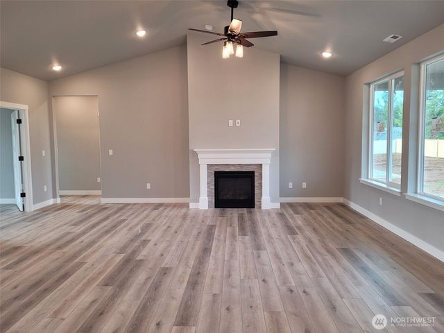 22 Raven Lane, Elma, WA 98541