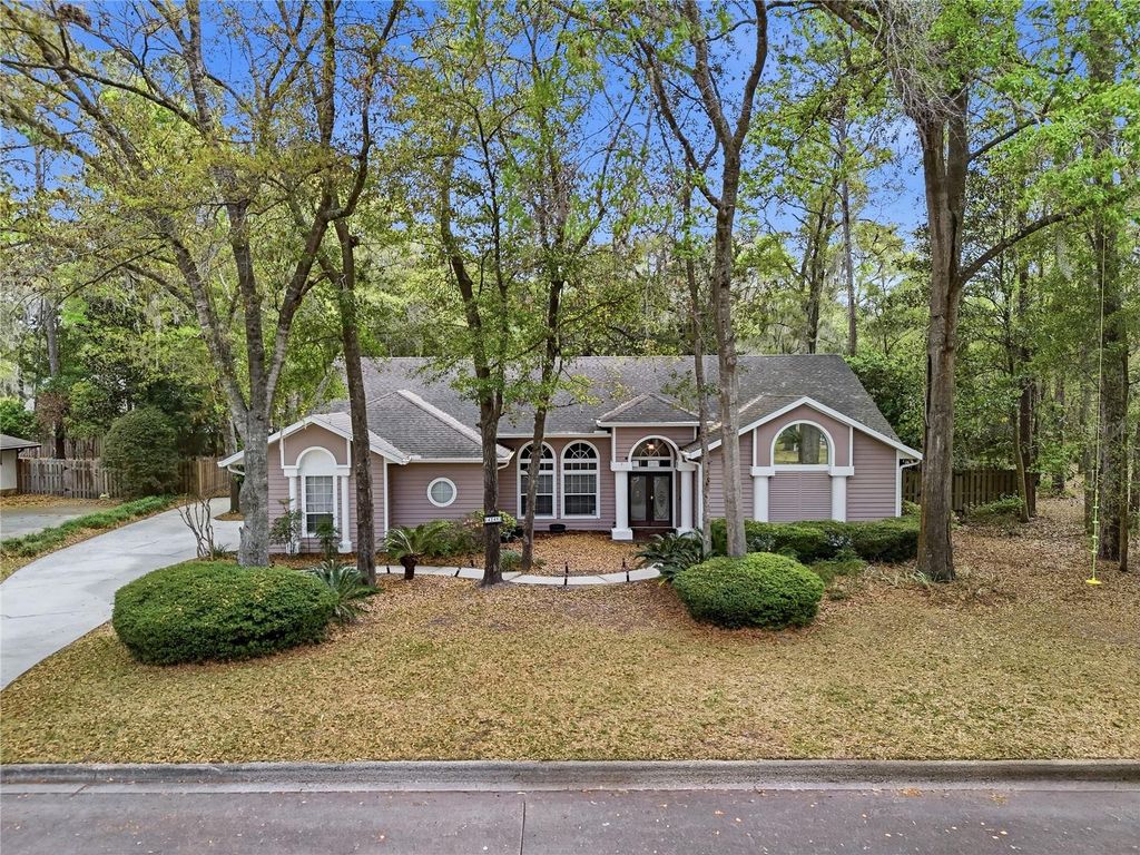 Image 2 of property listing at 4249 NW 56TH WAY, Gainesville, FL 32606