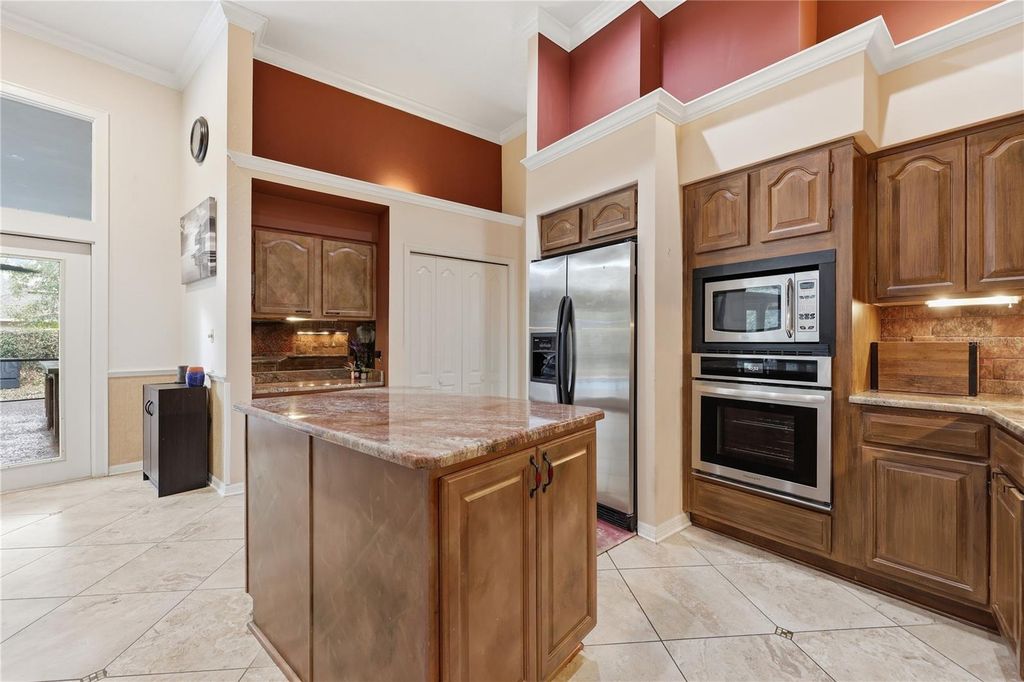 Image 11 of property listing at 4249 NW 56TH WAY, Gainesville, FL 32606